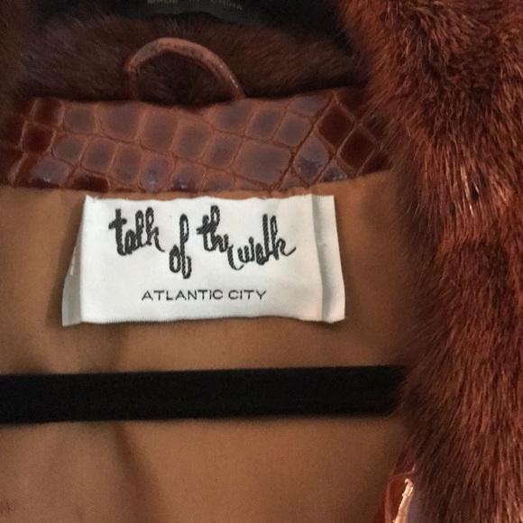 Leather and fur trim jacket - Picture 2 of 3